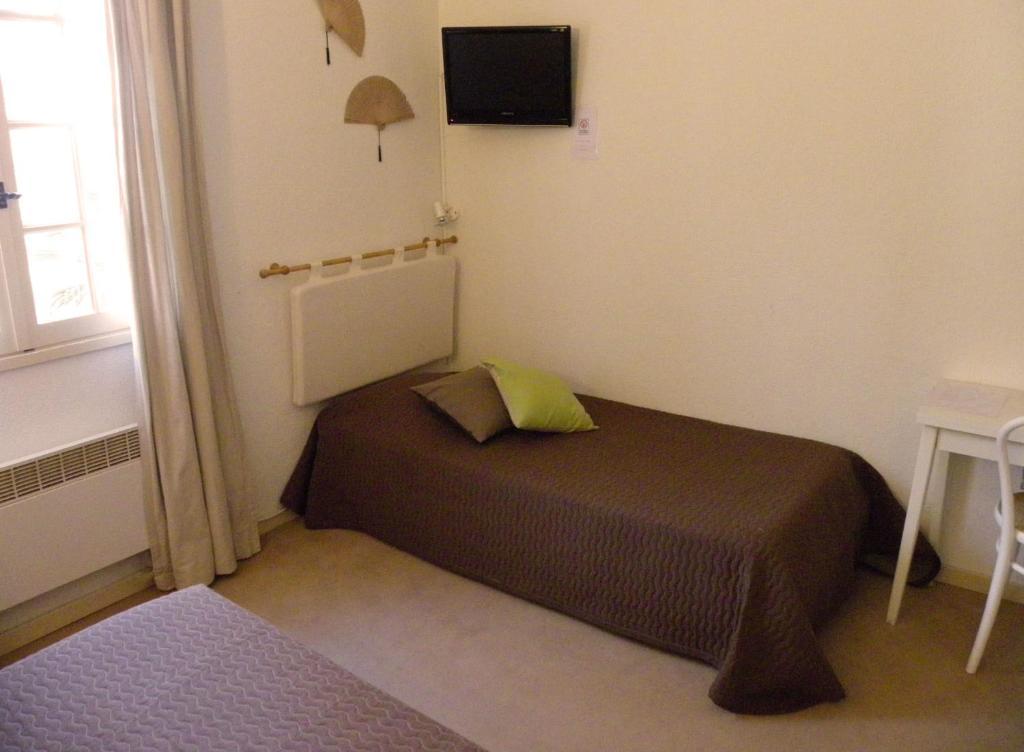 Human Hotel Restaurant Park Villecroze Bilik gambar