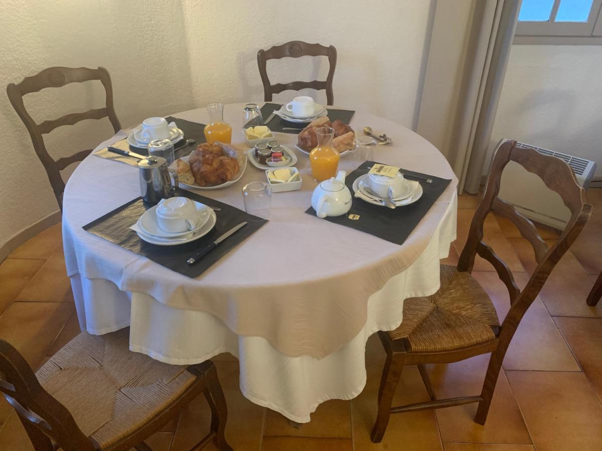 Human Hotel Restaurant Park Villecroze Luaran gambar