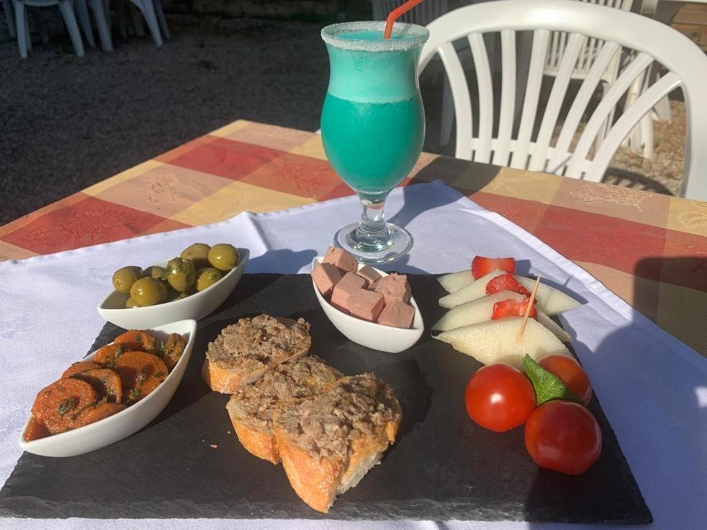 Human Hotel Restaurant Park Villecroze Luaran gambar
