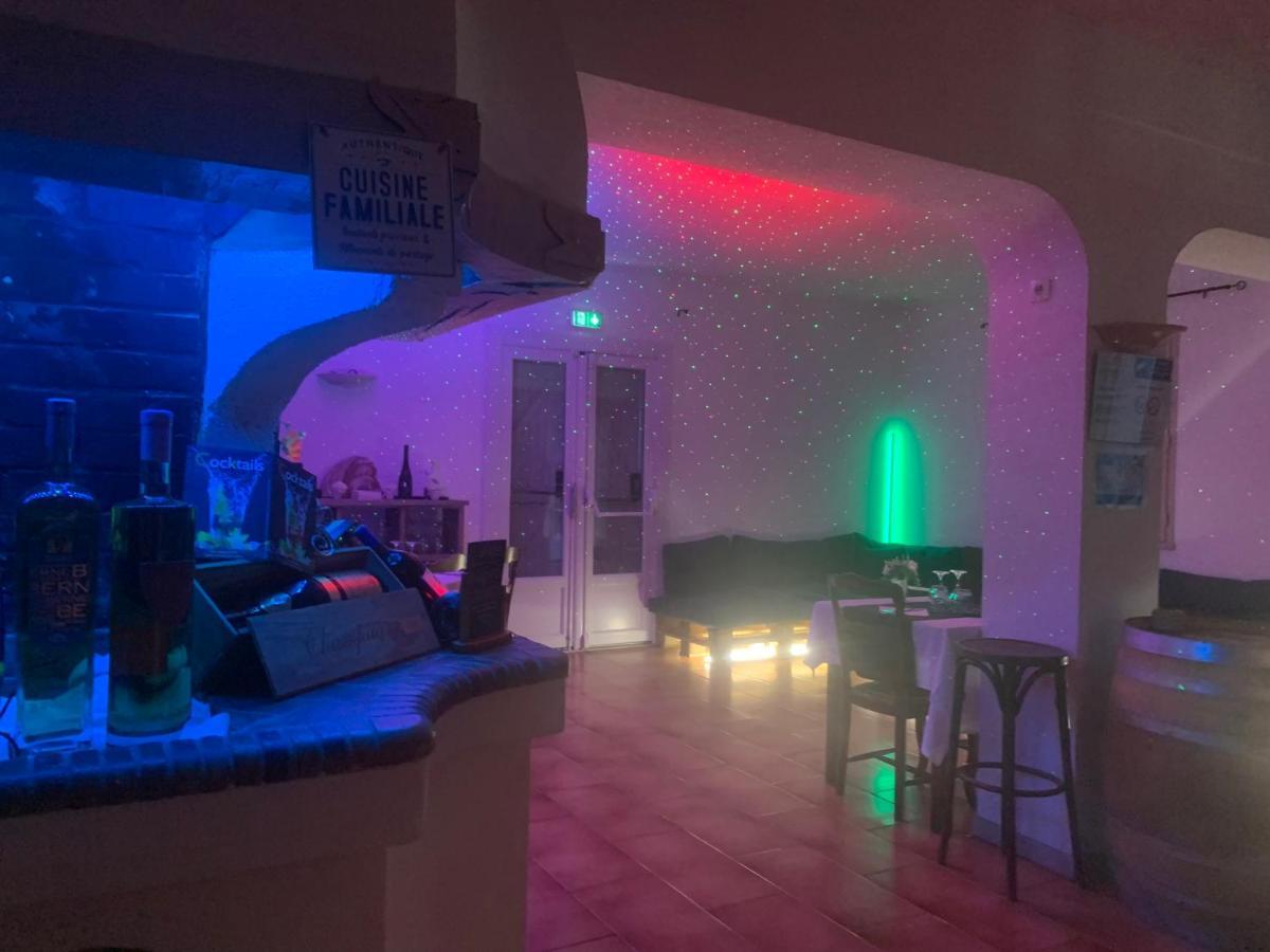 Human Hotel Restaurant Park Villecroze Luaran gambar