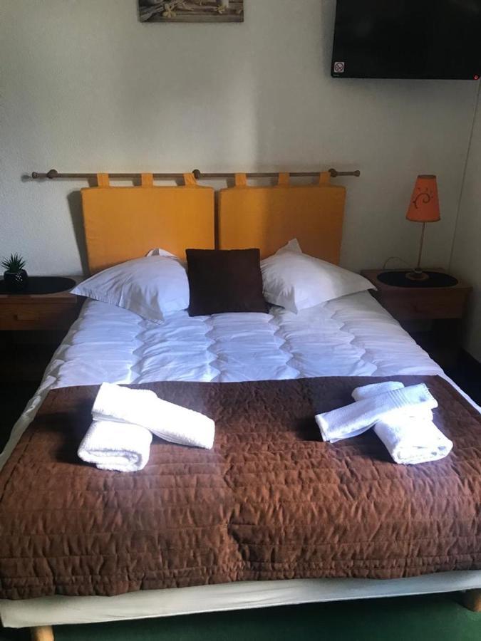 Human Hotel Restaurant Park Villecroze Luaran gambar