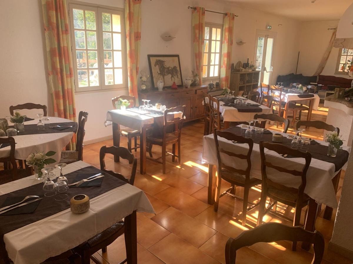 Human Hotel Restaurant Park Villecroze Luaran gambar