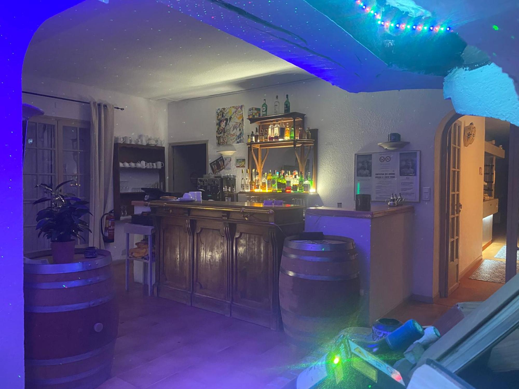 Human Hotel Restaurant Park Villecroze Luaran gambar