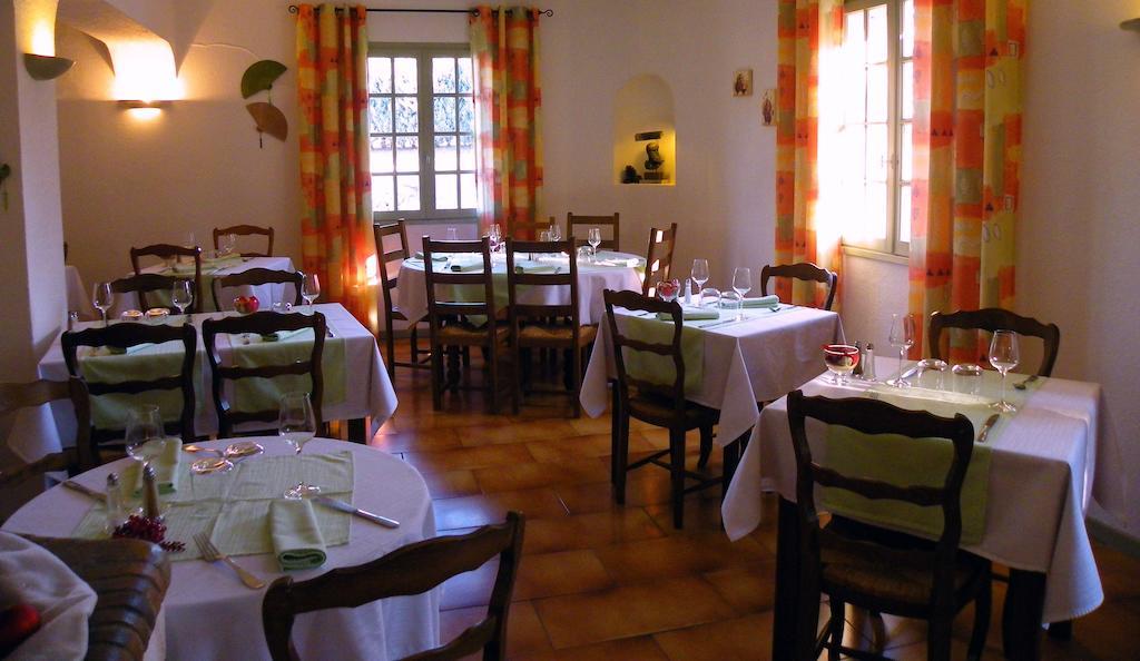 Human Hotel Restaurant Park Villecroze Luaran gambar