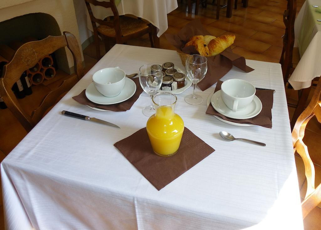 Human Hotel Restaurant Park Villecroze Luaran gambar